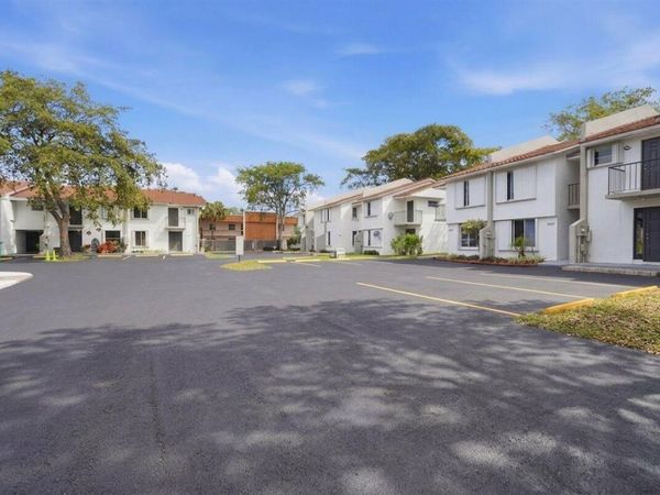 3940 NW 76th Terrace, Unit 3940, Davie, FL 33024