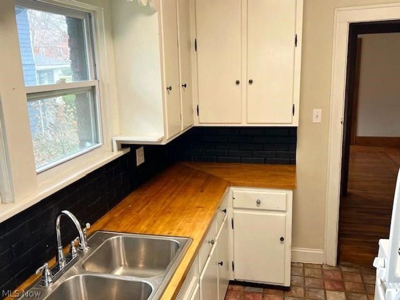 368 E Ido Avenue , Akron, OH 44301 Photo 11