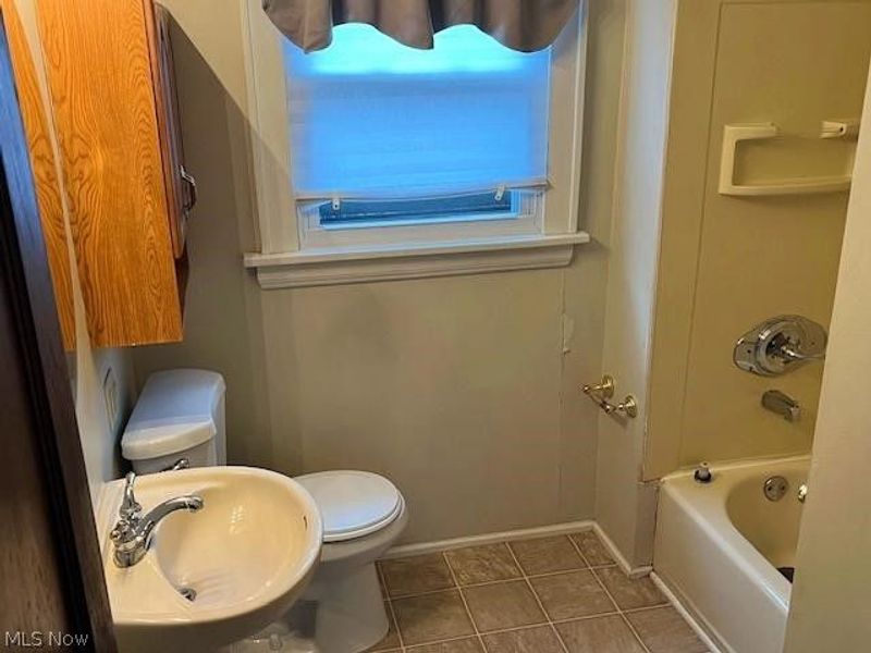 368 E Ido Avenue , Akron, OH 44301 Photo 12