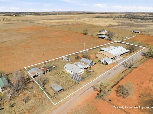 313 N 12th Street, Sayre, OK 73662
