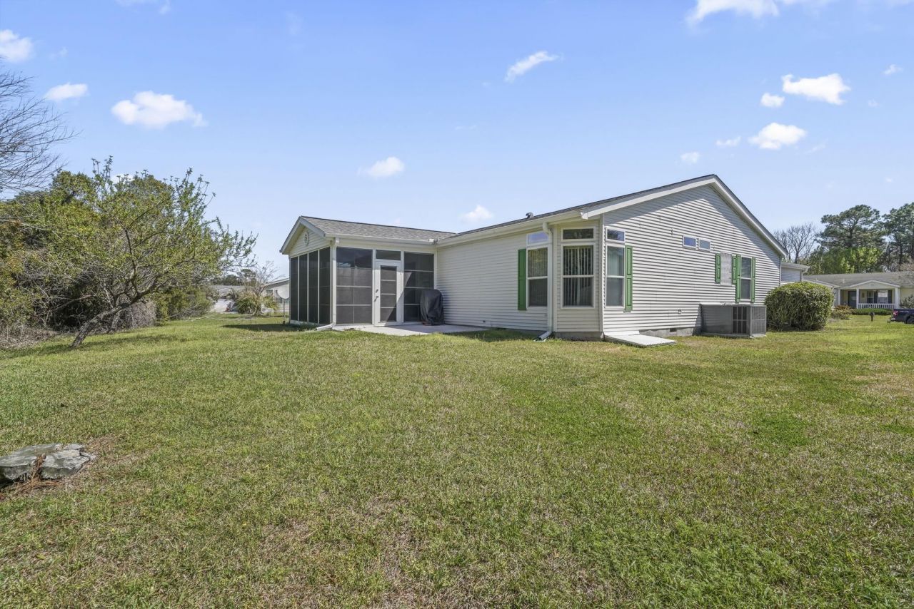 558 Woodholme Dr. Photo 10