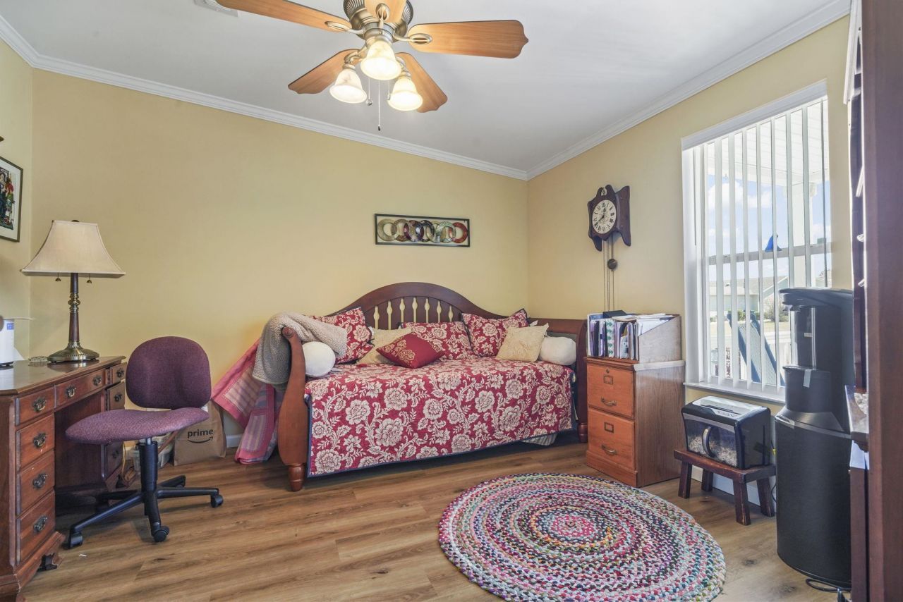 558 Woodholme Dr. Photo 13