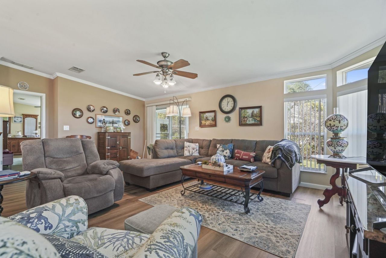 558 Woodholme Dr. Photo 28