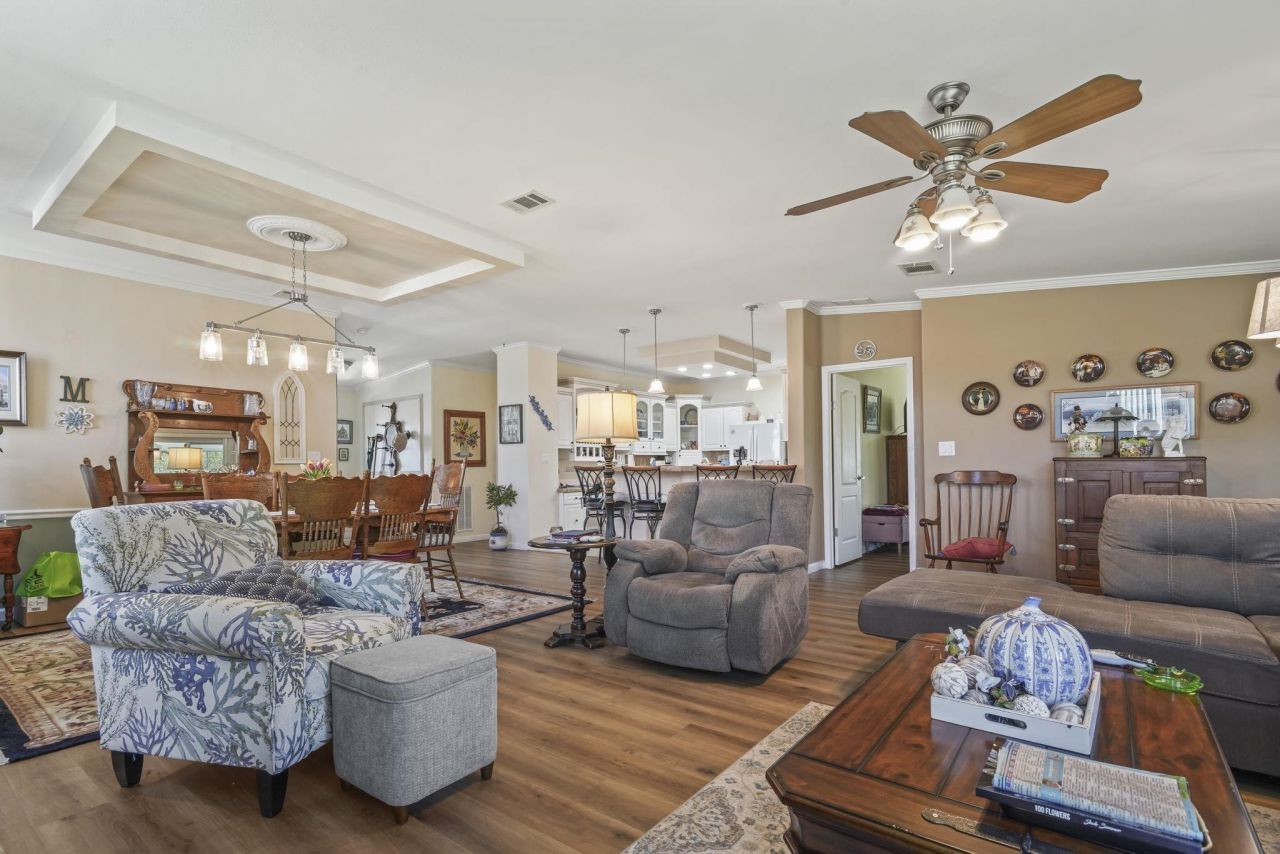 558 Woodholme Dr. Photo 29