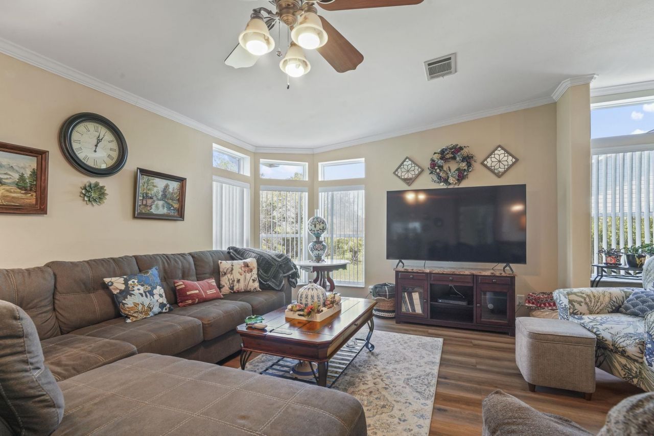 558 Woodholme Dr. Photo 30