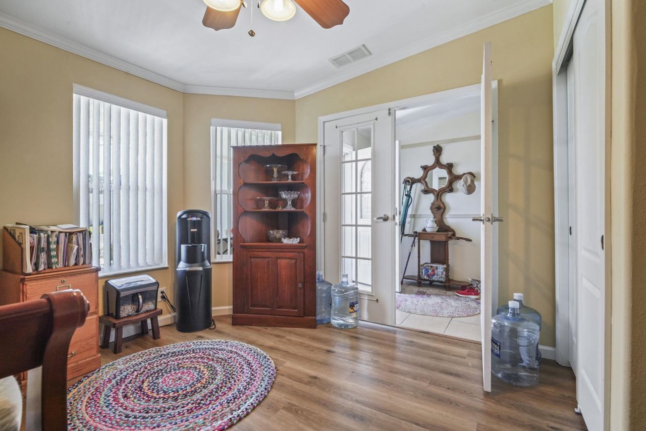 558 Woodholme Dr. Photo 31