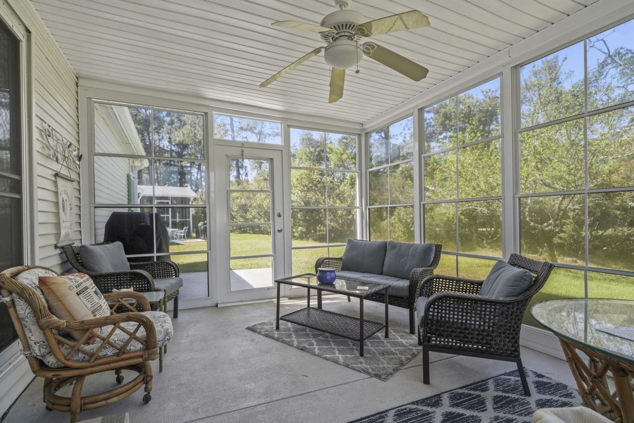 558 Woodholme Dr. Photo 42