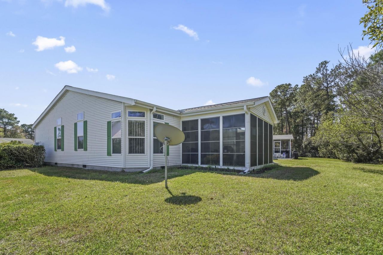 558 Woodholme Dr. Photo 8