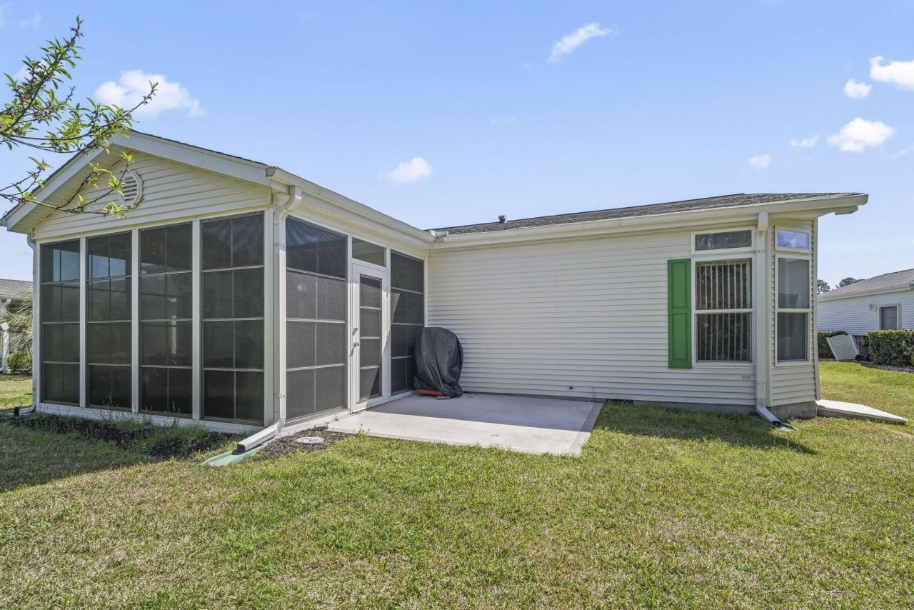 558 Woodholme Dr. Photo 9