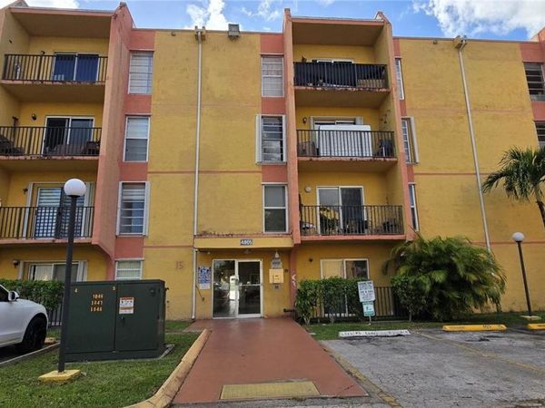 4805 NW 7th St, Unit 204-15, Miami, FL 33126