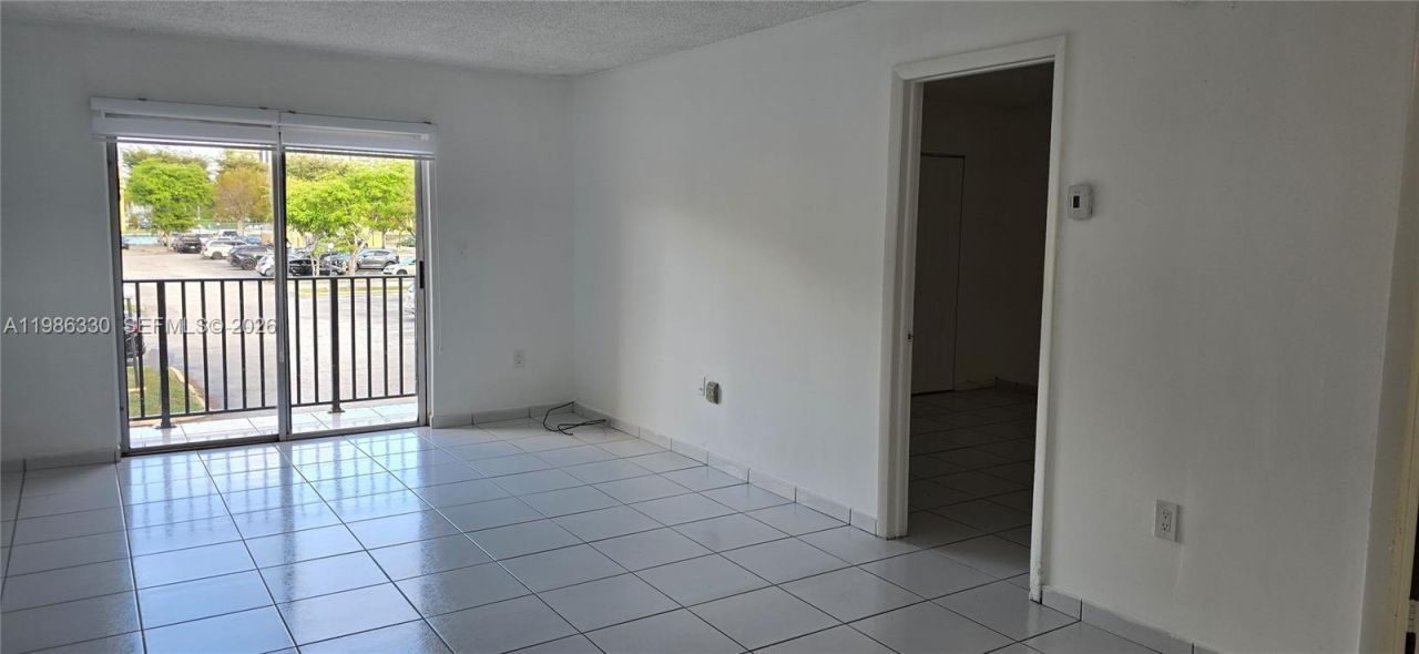 4805 NW 7th St, Unit 204-15, Miami, FL 33126 Photo