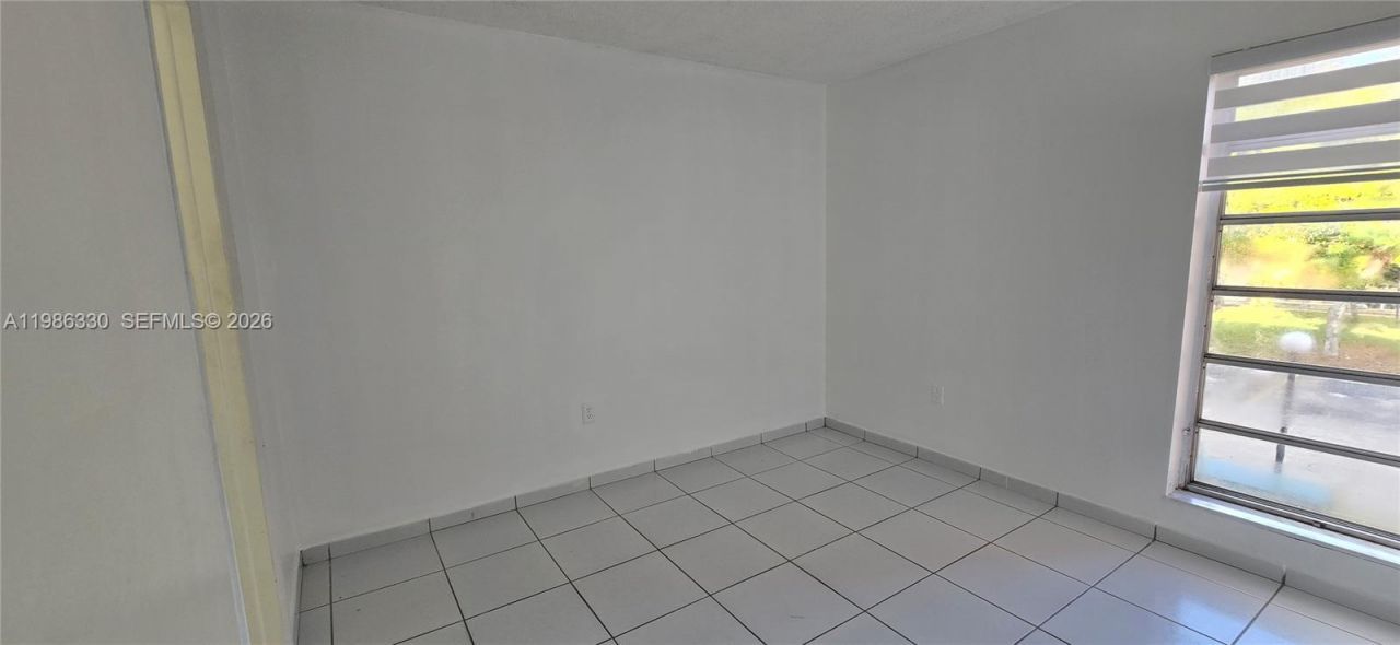 4805 NW 7th St, Unit 204-15, Miami, FL 33126 Photo