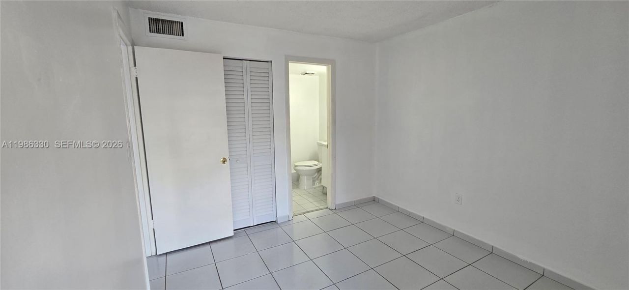 4805 NW 7th St, Unit 204-15, Miami, FL 33126 Photo