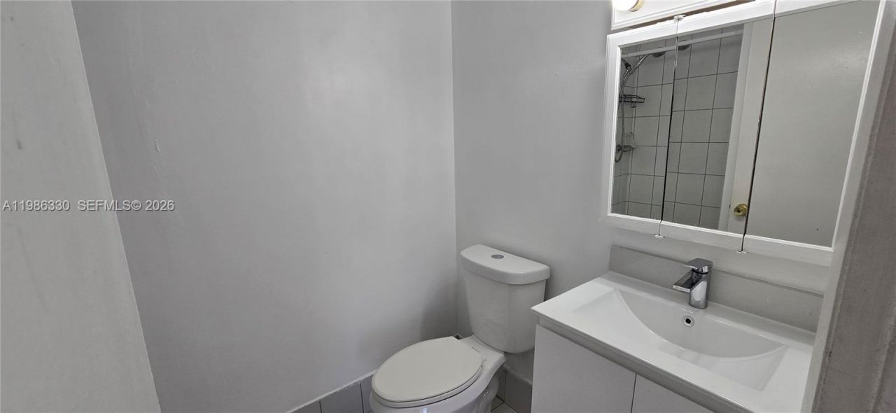4805 NW 7th St, Unit 204-15, Miami, FL 33126 Photo