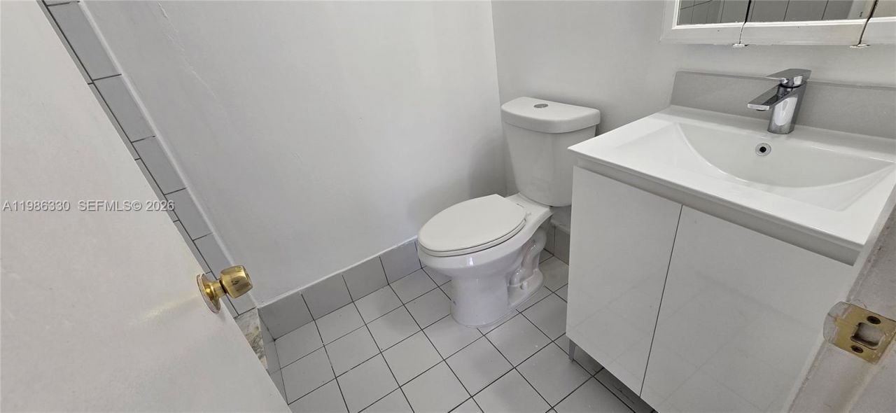 4805 NW 7th St, Unit 204-15, Miami, FL 33126 Photo