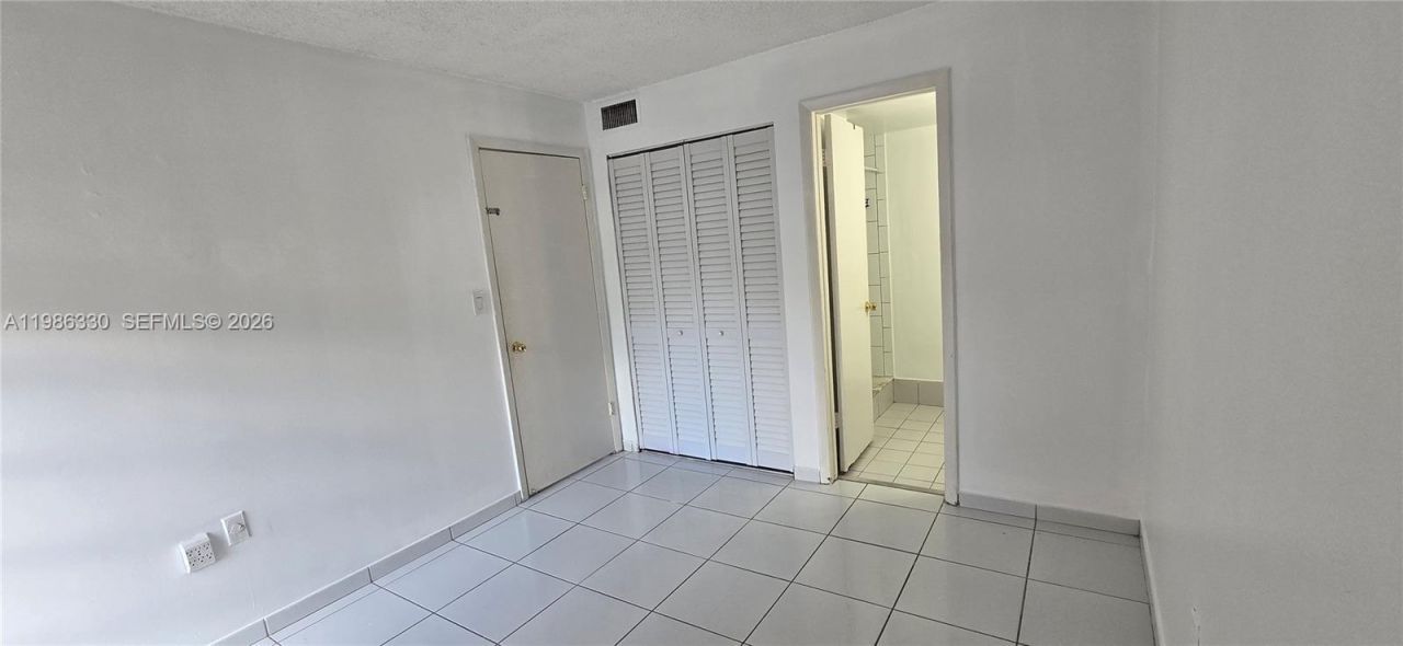 4805 NW 7th St, Unit 204-15, Miami, FL 33126 Photo