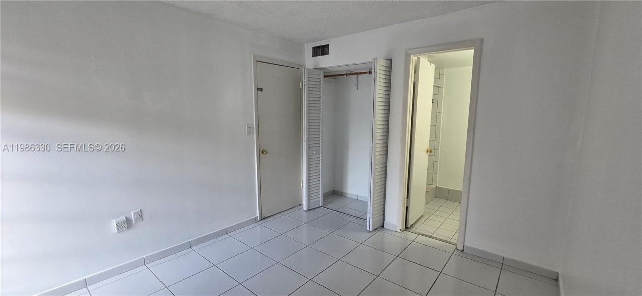 4805 NW 7th St, Unit 204-15, Miami, FL 33126 Photo
