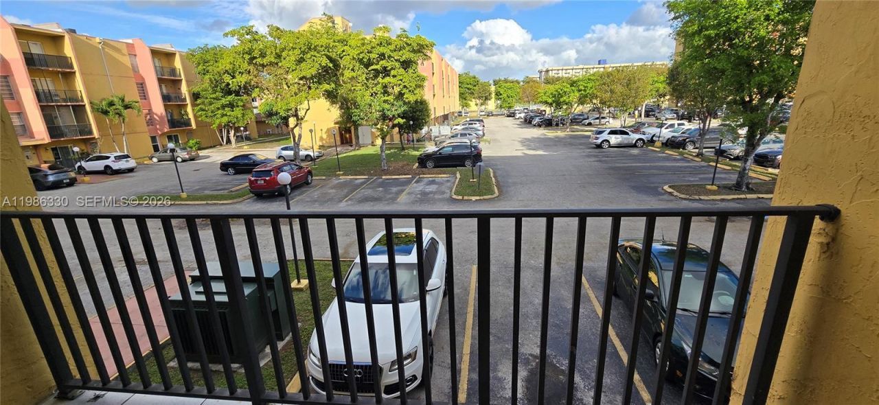 4805 NW 7th St, Unit 204-15, Miami, FL 33126 Photo