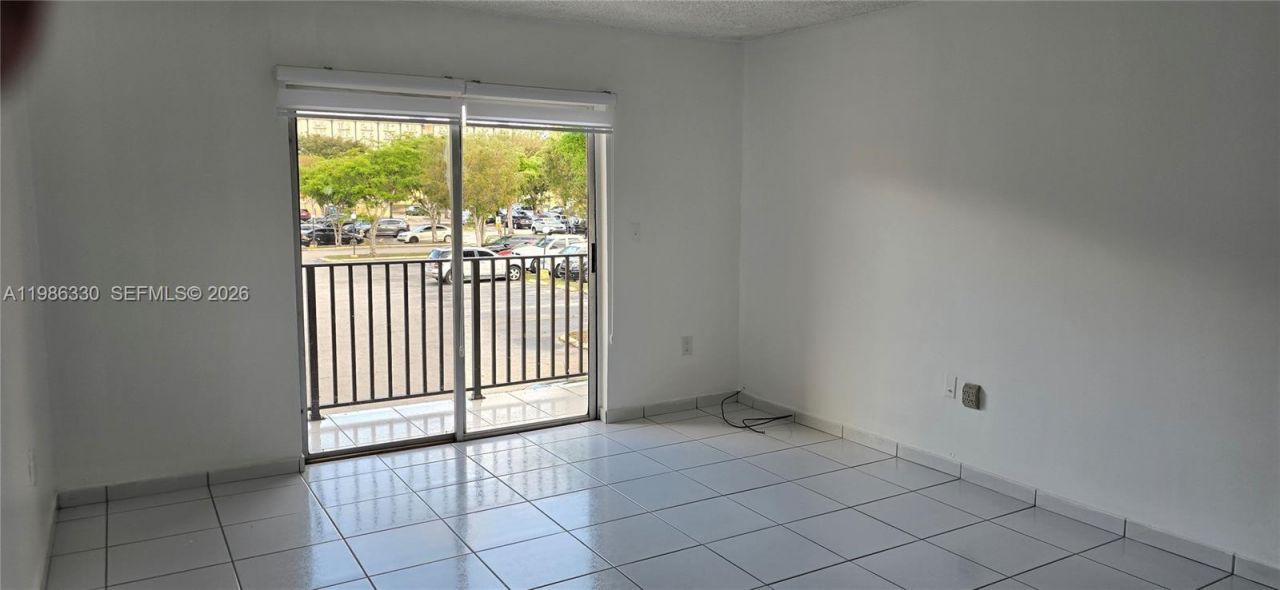 4805 NW 7th St, Unit 204-15, Miami, FL 33126 Photo