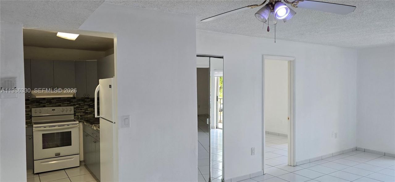 4805 NW 7th St, Unit 204-15, Miami, FL 33126 Photo