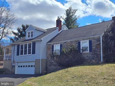 205 VALLEY VIEW ROAD, HELLERTOWN, PA 18055