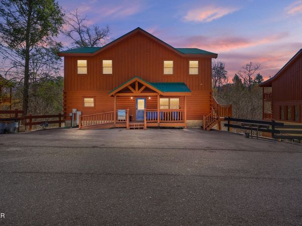 4355 Forest Ridge Way, Pigeon Forge, TN 37863