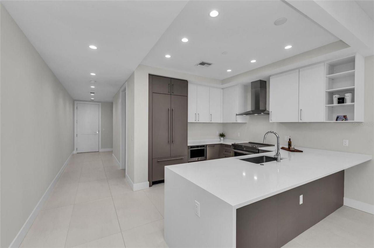 275 1st Avenue S, Unit 2204, Saint Petersburg, FL 33701 Photo