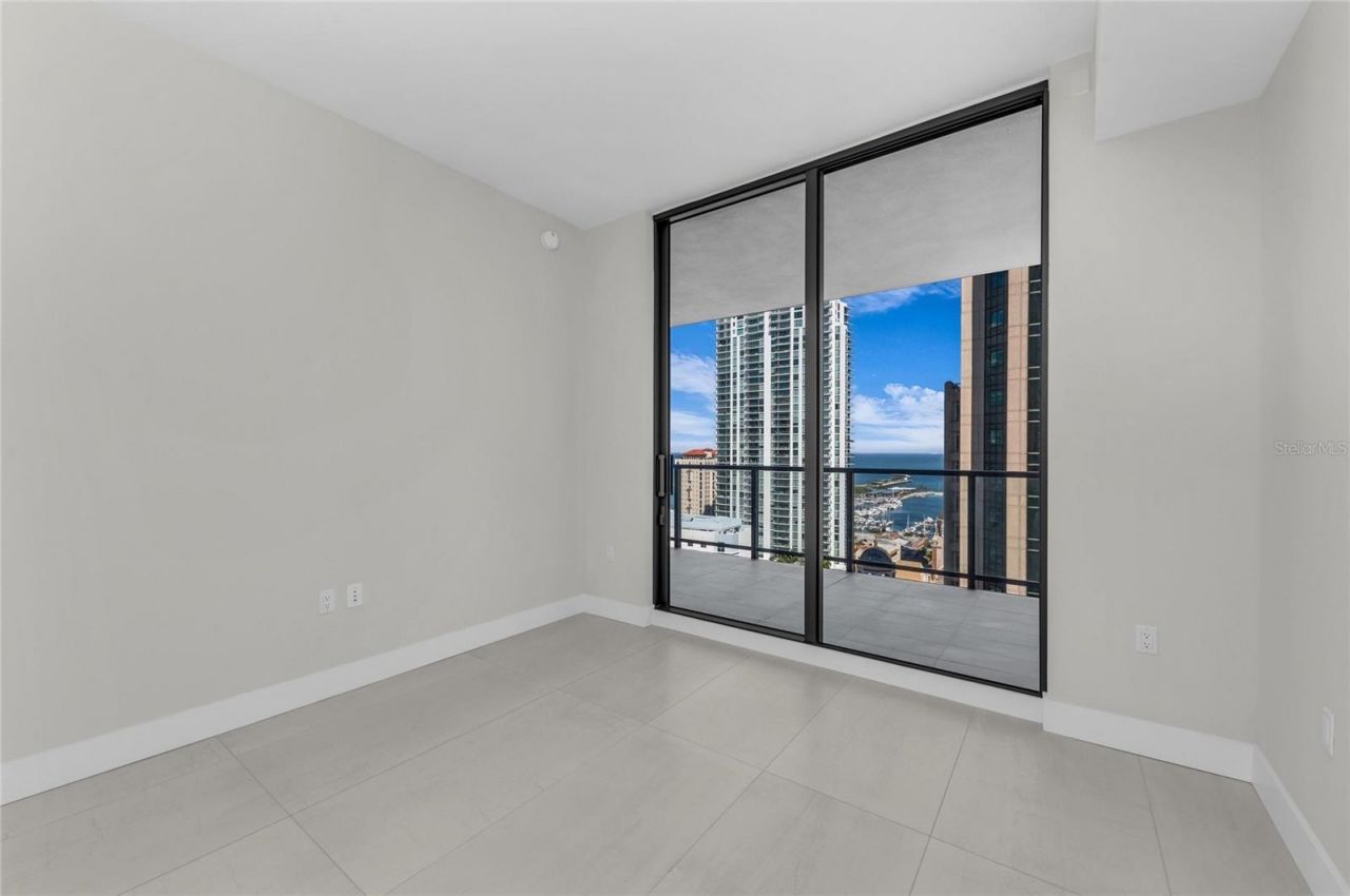 275 1st Avenue S, Unit 2204, Saint Petersburg, FL 33701 Photo