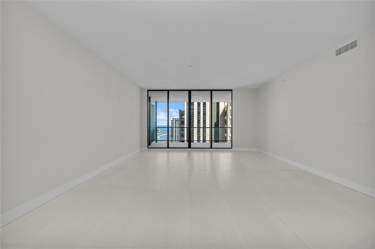275 1st Avenue S, Unit 2204, Saint Petersburg, FL 33701 Photo