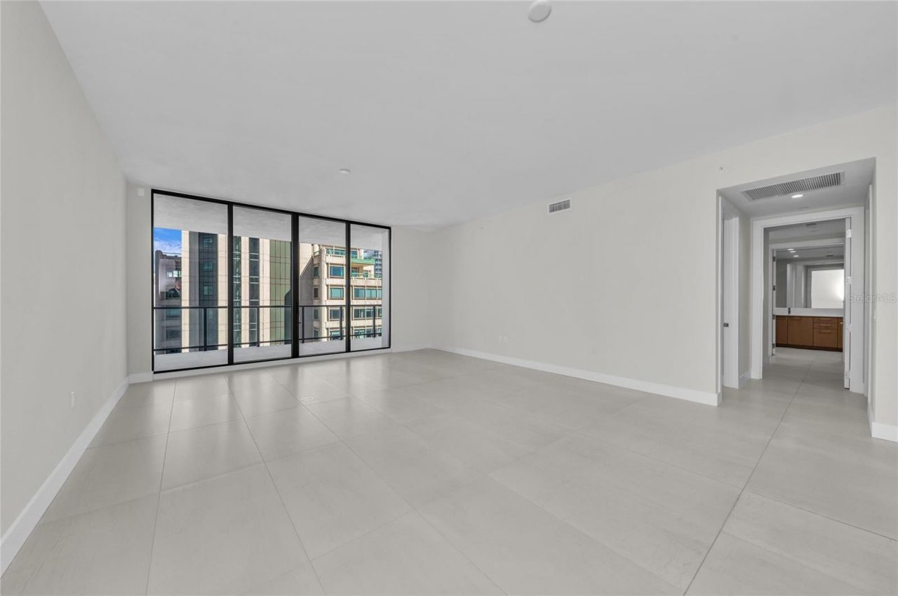 275 1st Avenue S, Unit 2204, Saint Petersburg, FL 33701 Photo