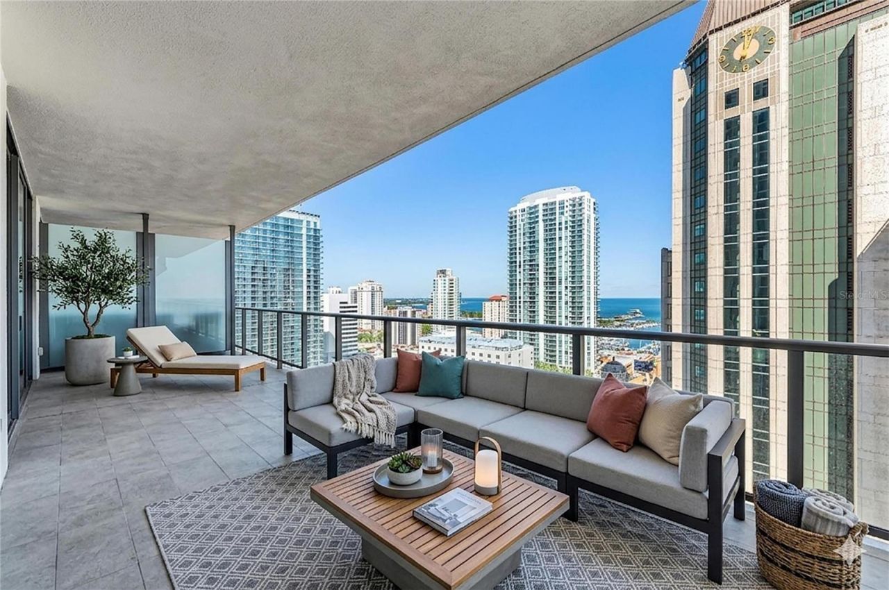 275 1st Avenue S, Unit 2204, Saint Petersburg, FL 33701 Photo