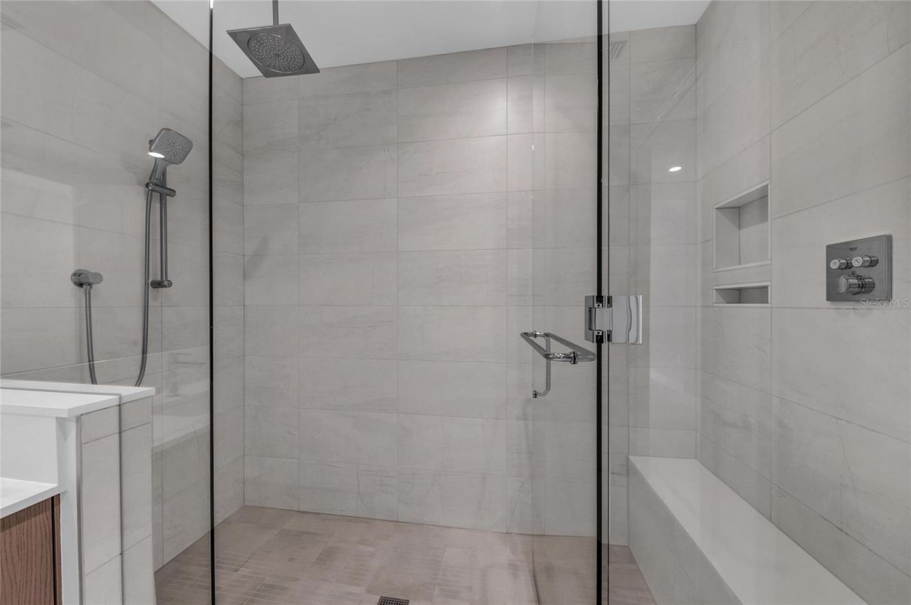 275 1st Avenue S, Unit 2204, Saint Petersburg, FL 33701 Photo