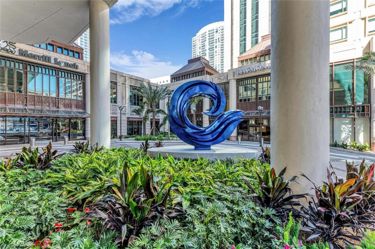 275 1st Avenue S, Unit 2204, Saint Petersburg, FL 33701 Photo