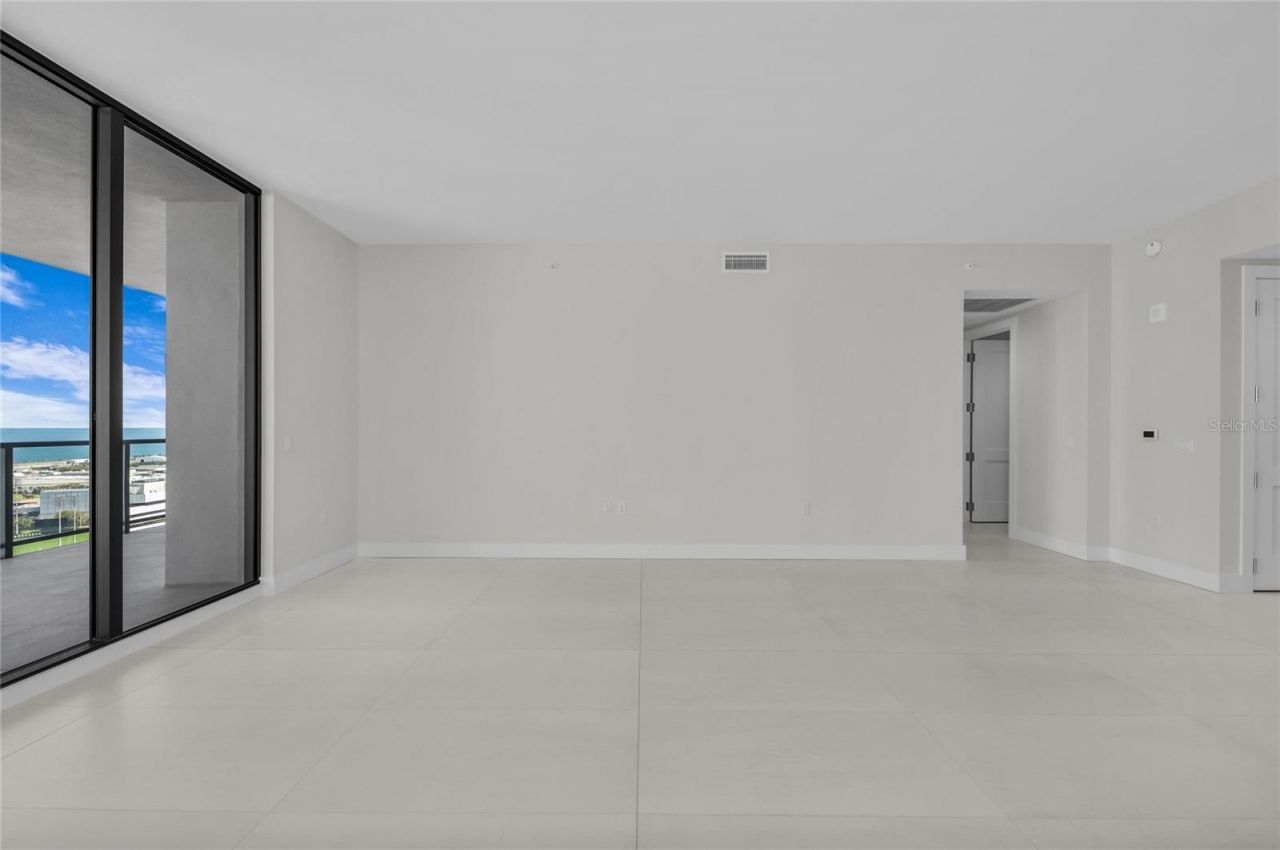 275 1st Avenue S, Unit 2204, Saint Petersburg, FL 33701 Photo
