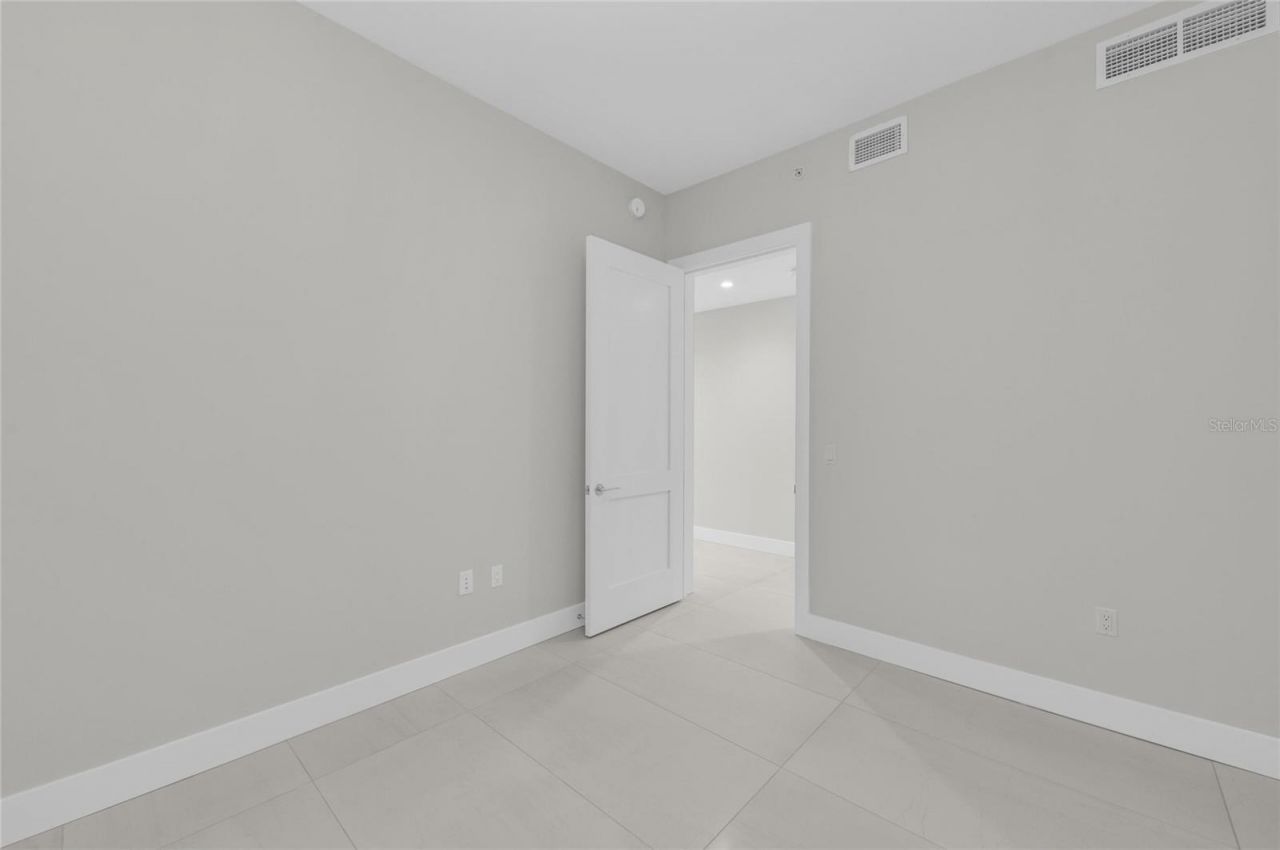 275 1st Avenue S, Unit 2204, Saint Petersburg, FL 33701 Photo