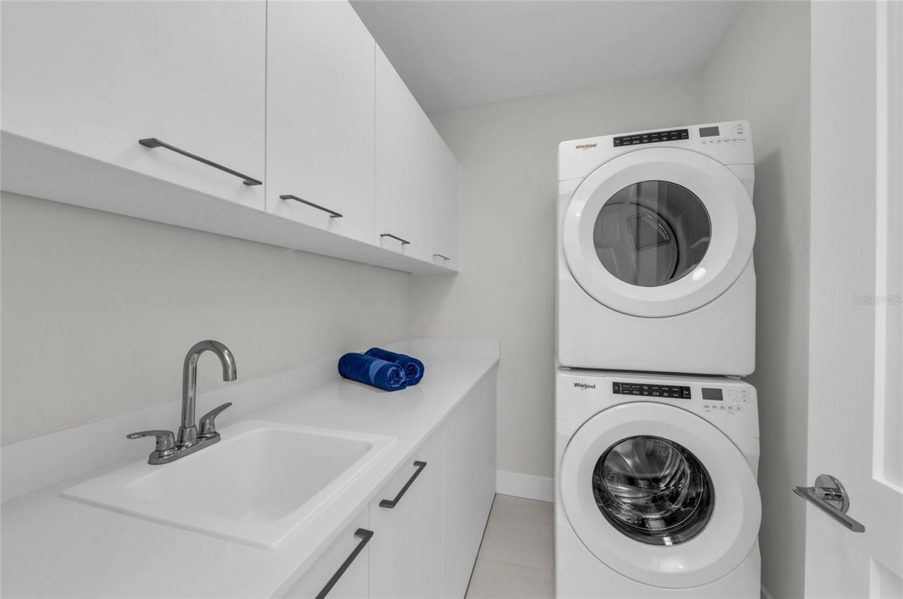 275 1st Avenue S, Unit 2204, Saint Petersburg, FL 33701 Photo