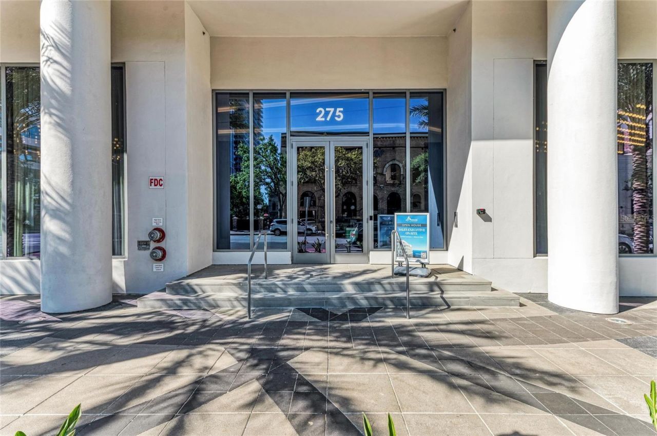 275 1st Avenue S, Unit 2204, Saint Petersburg, FL 33701 Photo