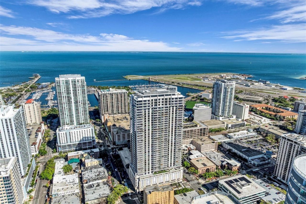 275 1st Avenue S, Unit 2204, Saint Petersburg, FL 33701 Photo