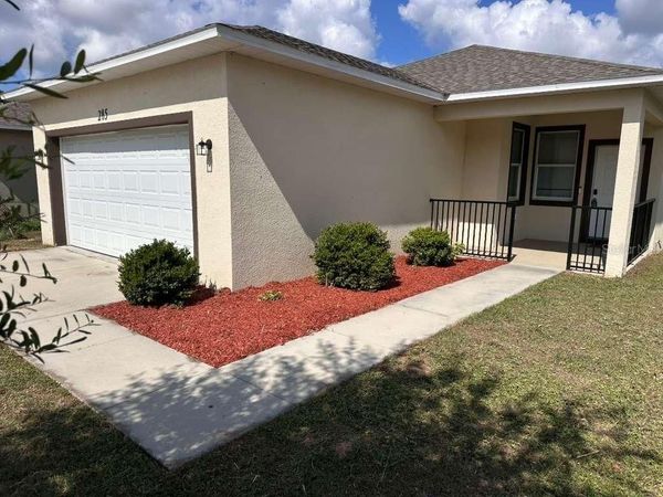 285 N KENTUCKY AVENUE, UMATILLA, FL 32784