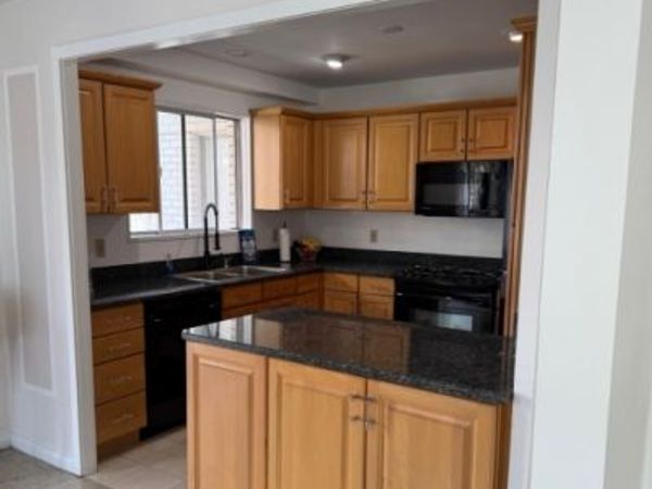 1375 River Road, Unit 2k, Edgewater, NJ 07020