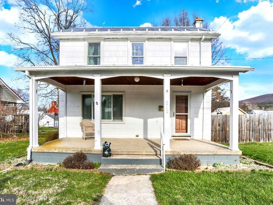 212 Chestnut Street, Mount Holly Springs, PA 17065 Main Photo