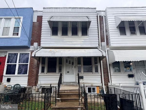 914 MARSHALL , SHARON HILL, PA 19079