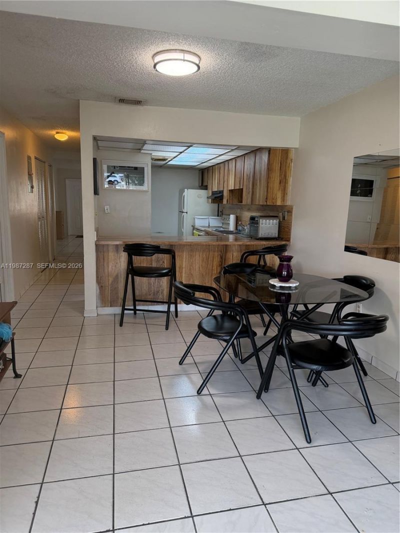 9612 Grand Canal Dr , Miami, FL 33174 Photo