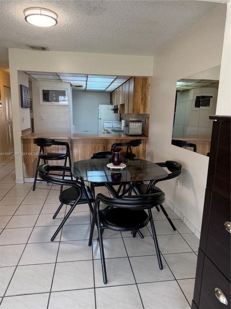 9612 Grand Canal Dr , Miami, FL 33174 Photo