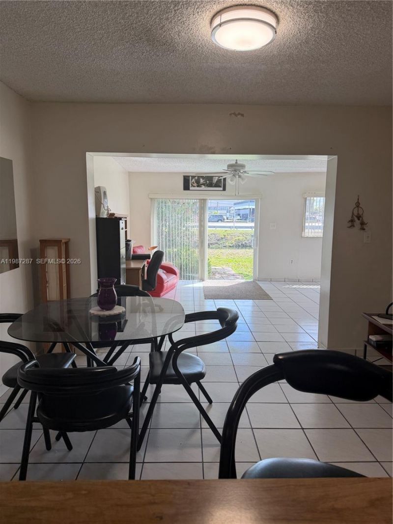 9612 Grand Canal Dr , Miami, FL 33174 Photo