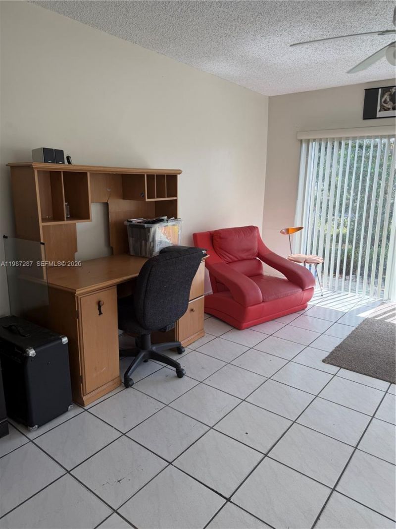 9612 Grand Canal Dr , Miami, FL 33174 Photo