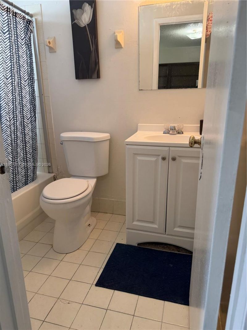 9612 Grand Canal Dr , Miami, FL 33174 Photo