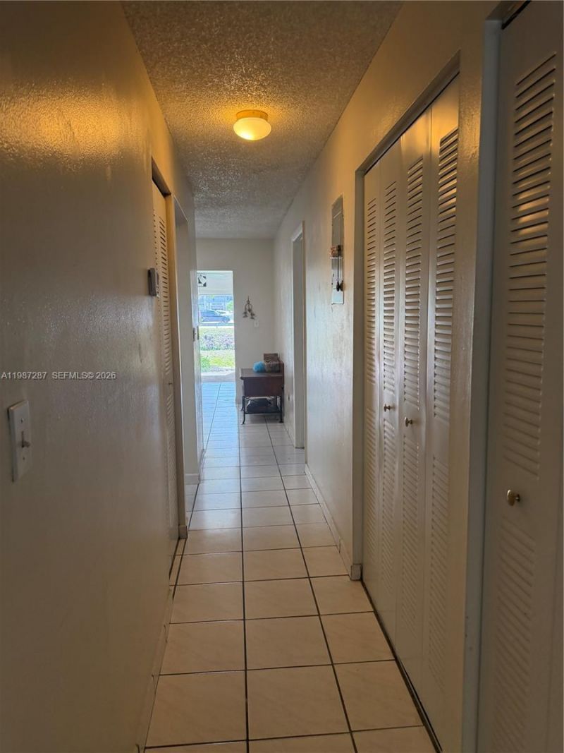 9612 Grand Canal Dr , Miami, FL 33174 Photo