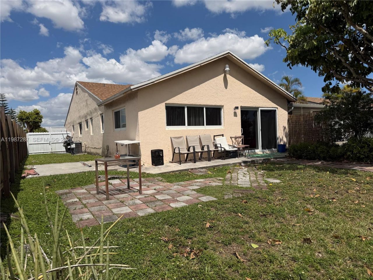 9612 Grand Canal Dr , Miami, FL 33174 Photo