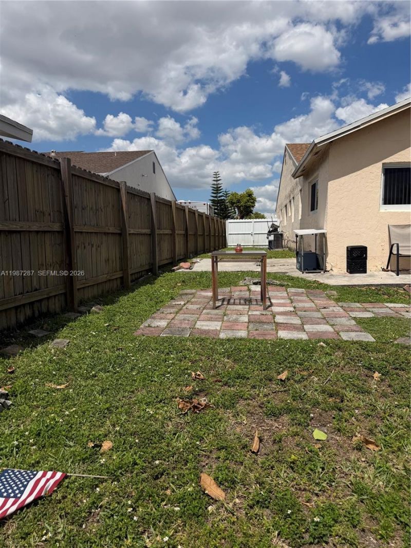 9612 Grand Canal Dr , Miami, FL 33174 Photo